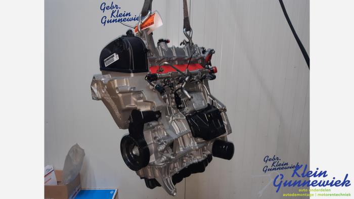 Engine Volkswagen Golf - 04E100033B CHPA306483