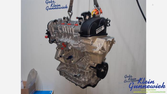 Engine Volkswagen Golf - 04E100033B CHPA306483