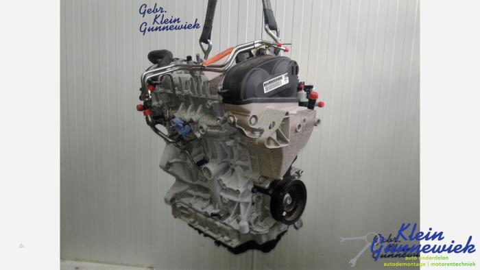 Engine Volkswagen Golf - 04E100033B CHPA307050