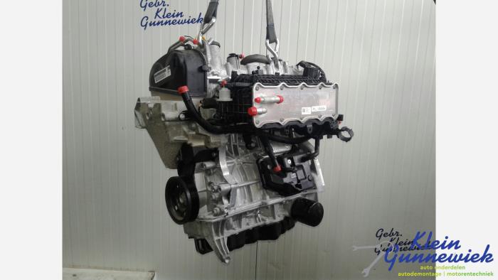 Engine Volkswagen Golf - 04E100033B CHPA307050