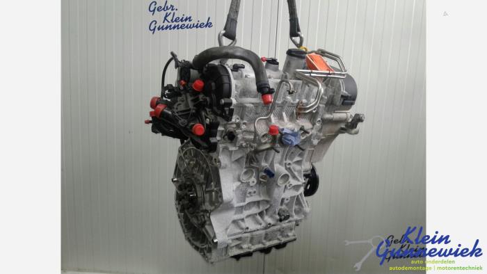 Engine Volkswagen Golf - 04E100033B CHPA307050