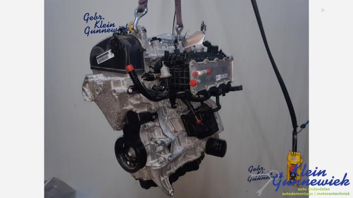 Engine Volkswagen Golf - 04E100091AX CHPA307092