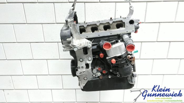 Engine Volkswagen Jetta - 04L100090F DFSD