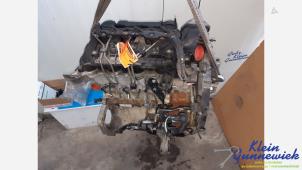 Motor van een Peugeot Partner 2007