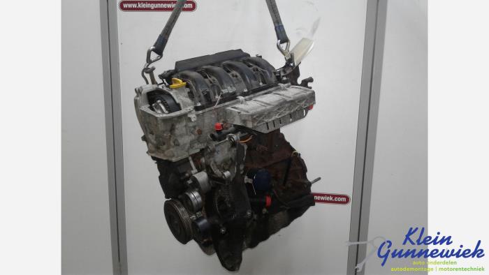 Motor van een Renault Laguna 2004