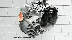 Używane Skrzynia biegów Volkswagen Tiguan Cena € 750,00 Procedura marży oferowane przez Gebr.Klein Gunnewiek Ho.BV
