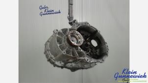 Używane Skrzynia biegów Volkswagen Passat Cena € 795,00 Procedura marży oferowane przez Klein Gunnewiek Autodemontage & Motorentechniek
