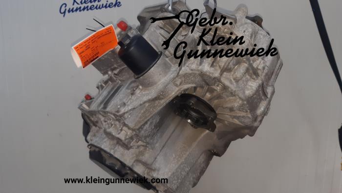 Gearbox Volkswagen Jetta - 02E300063J QYX