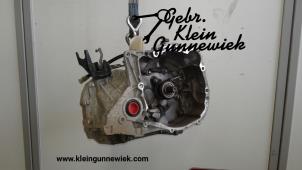 Used Gearbox Renault Clio Price € 200,00 Margin scheme offered by Gebr.Klein Gunnewiek Ho.BV