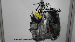 Używane Skrzynia biegów Renault Clio Cena € 450,00 Procedura marży oferowane przez Gebr.Klein Gunnewiek Ho.BV