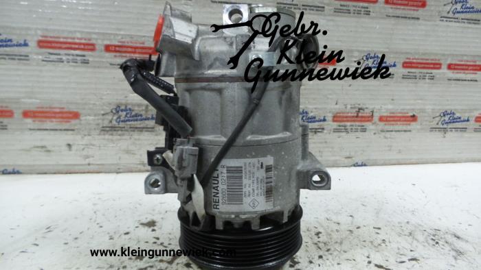 Air conditioning pump from a Renault Clio 2013