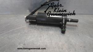 Used Headlight washer pump Volkswagen Tiguan Price € 20,00 Margin scheme offered by Gebr.Klein Gunnewiek Ho.BV