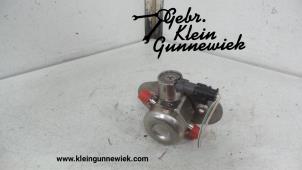 Usados Bomba de gasolina mecánica BMW 2-Serie Precio € 195,00 Norma de margen ofrecido por Gebr.Klein Gunnewiek Ho.BV