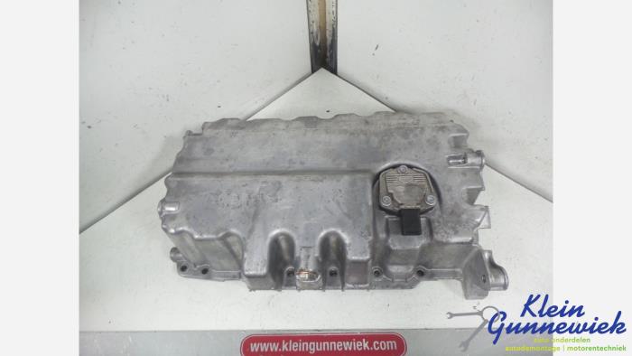 Usagé Couvercle carter Volkswagen Passat Prix € 33,00 Règlement à la marge proposé par Klein Gunnewiek Autodemontage & Motorentechniek
