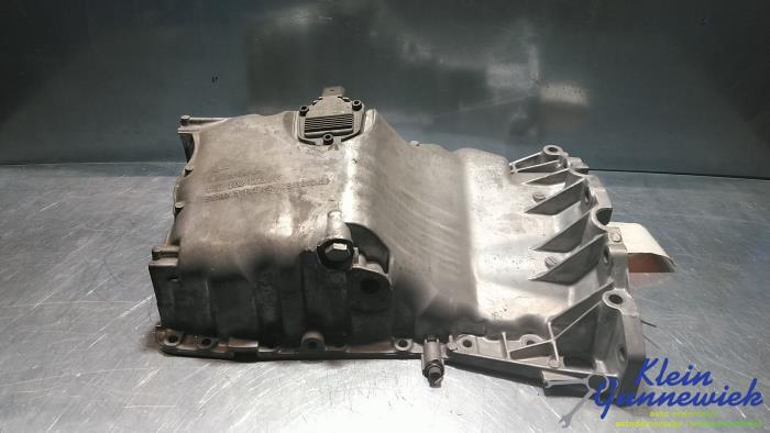 Usagé Couvercle carter Audi A4 Prix € 35,00 Règlement à la marge proposé par Klein Gunnewiek Autodemontage & Motorentechniek