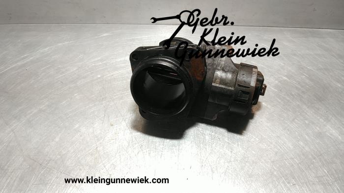 Throttle body from a Ford C-Max 2006