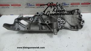 Used Alternator lower bracket Renault Kangoo Price € 30,00 Margin scheme offered by Gebr.Klein Gunnewiek Ho.BV