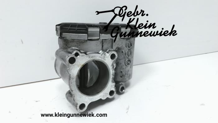 Throttle body from a Renault Trafic 2010