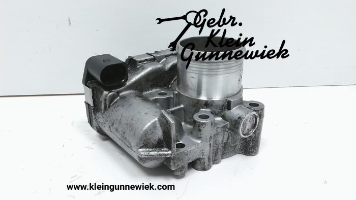 Throttle body from a Renault Trafic 2010