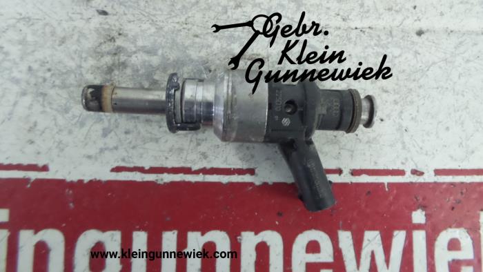 Injector (petrol injection) from a Audi A6 2012