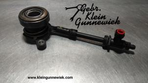 Used Clutch slave cylinder Renault Master Price € 65,00 Margin scheme offered by Gebr.Klein Gunnewiek Ho.BV
