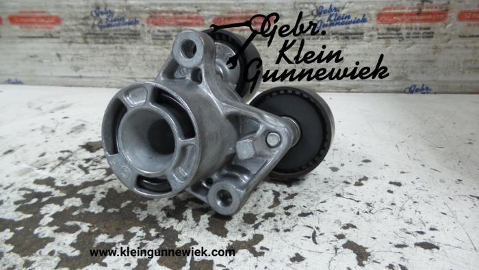 Drive belt tensioner from a BMW 3-Serie 2013