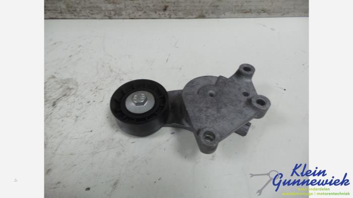 Usados Rodillo tensor correa múltiple Volvo V40 Precio € 30,00 Norma de margen ofrecido por Klein Gunnewiek Autodemontage & Motorentechniek