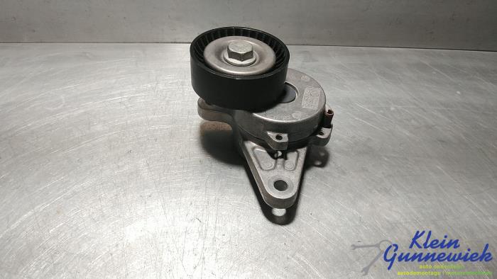 Usados Rodillo tensor correa múltiple Volkswagen Scirocco Precio € 15,00 Norma de margen ofrecido por Klein Gunnewiek Autodemontage & Motorentechniek