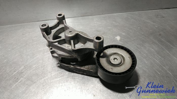 Usados Rodillo tensor correa múltiple Volkswagen Golf Precio € 15,00 Norma de margen ofrecido por Klein Gunnewiek Autodemontage & Motorentechniek