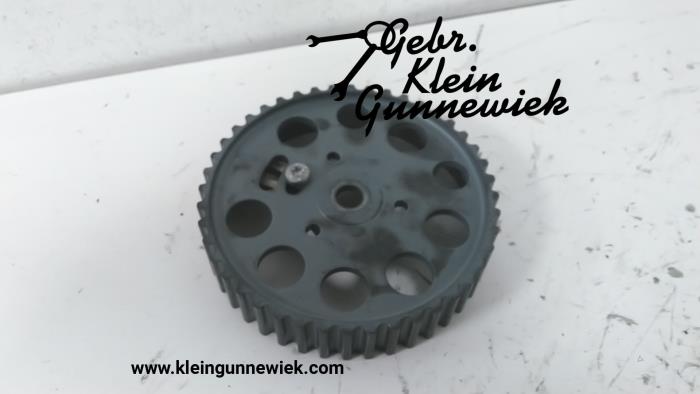 Camshaft sprocket from a Seat Leon 2019