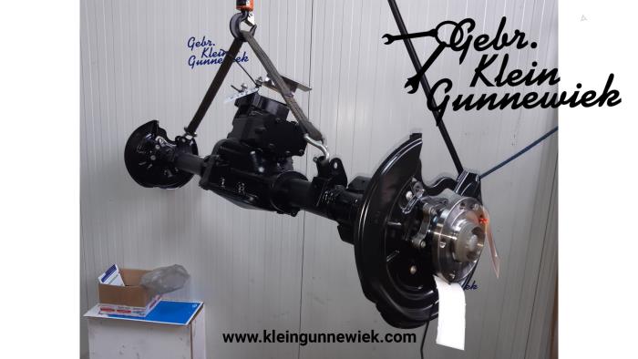 Rear axle + drive shaft from a Volkswagen Caddy 2020
