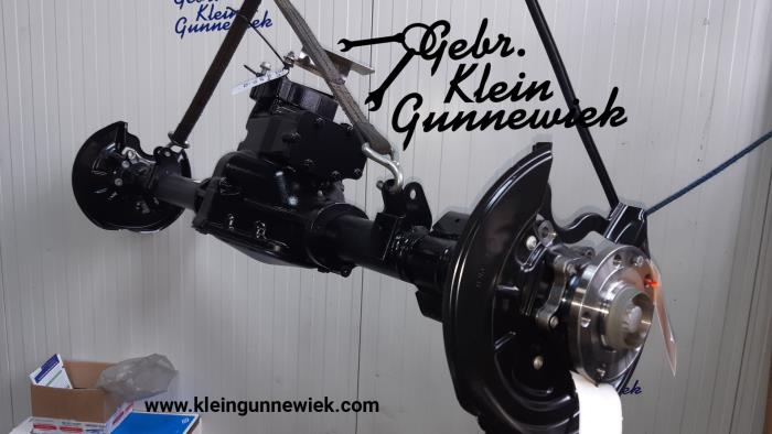 Rear axle + drive shaft from a Volkswagen Caddy 2020