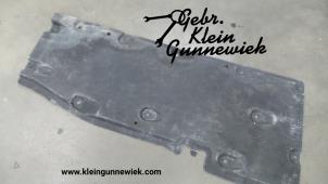 Gebrauchte Schutzblech Boden Audi A8 Preis € 50,00 Margenregelung angeboten von Gebr.Klein Gunnewiek Ho.BV