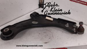 Usagé Bras de suspension bas avant droit Peugeot Partner Prix € 75,00 Règlement à la marge proposé par Gebr.Klein Gunnewiek Ho.BV