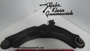 Used Front lower wishbone, right Renault Clio Price € 45,00 Margin scheme offered by Gebr.Klein Gunnewiek Ho.BV
