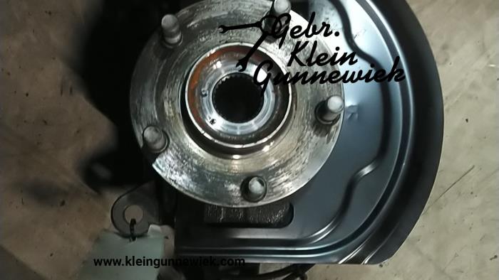 Knuckle, front right from a Renault Koleos 2009