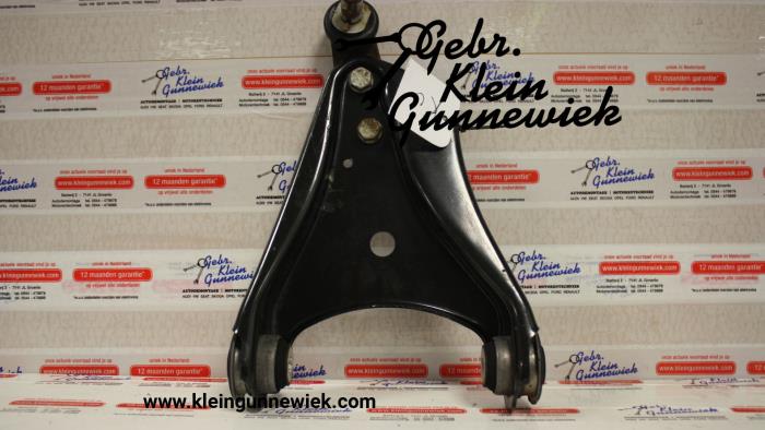 Front lower wishbone, right from a Renault Twingo 2012