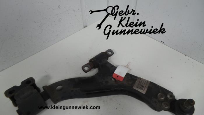 Front lower wishbone, right from a Opel Karl 2017