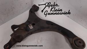 Usagé Bras de suspension bas avant droit Kia Cee'D Prix € 30,00 Règlement à la marge proposé par Gebr.Klein Gunnewiek Ho.BV
