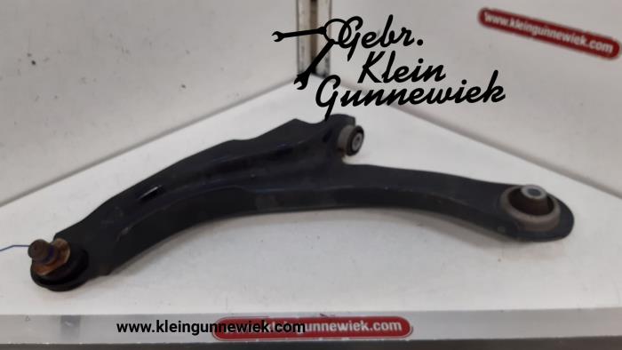 Front lower wishbone, left from a Renault Clio 2017