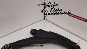 Used Front lower wishbone, right Renault Clio Price € 40,00 Margin scheme offered by Gebr.Klein Gunnewiek Ho.BV