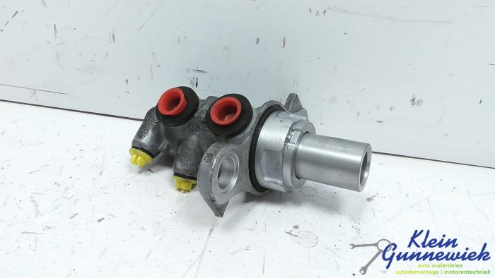 Used Master cylinder Porsche Macan Price € 75,00 Margin scheme offered by Klein Gunnewiek Autodemontage & Motorentechniek