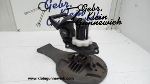 Used Spare wheel mechanism Renault Clio Price € 40,00 Margin scheme offered by Gebr.Klein Gunnewiek Ho.BV