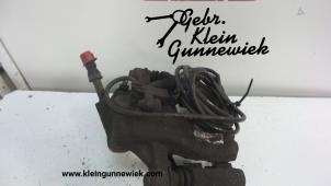 Usagé Etrier de frein (pince) arrière gauche Volkswagen Crafter Prix € 35,00 Règlement à la marge proposé par Gebr.Klein Gunnewiek Ho.BV