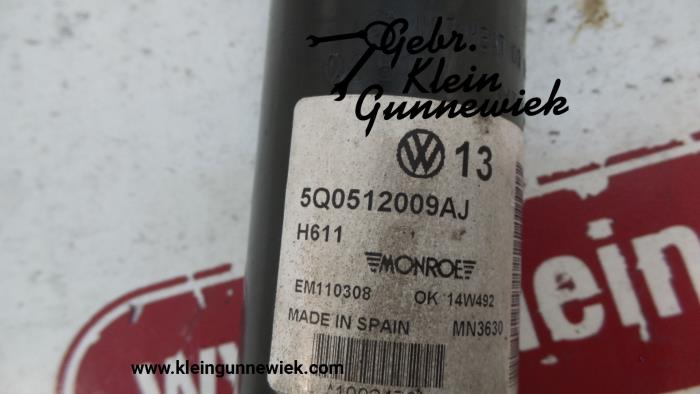 Amortisseur arrière gauche d'un Volkswagen Golf 2015