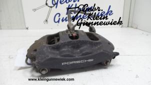 Usagé Etrier de frein arrière droit Porsche Panamera Prix € 195,00 Règlement à la marge proposé par Gebr.Klein Gunnewiek Ho.BV