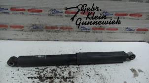Gebrauchte Stoßdämpfer links hinten Renault Master Preis € 25,00 Margenregelung angeboten von Gebr.Klein Gunnewiek Ho.BV