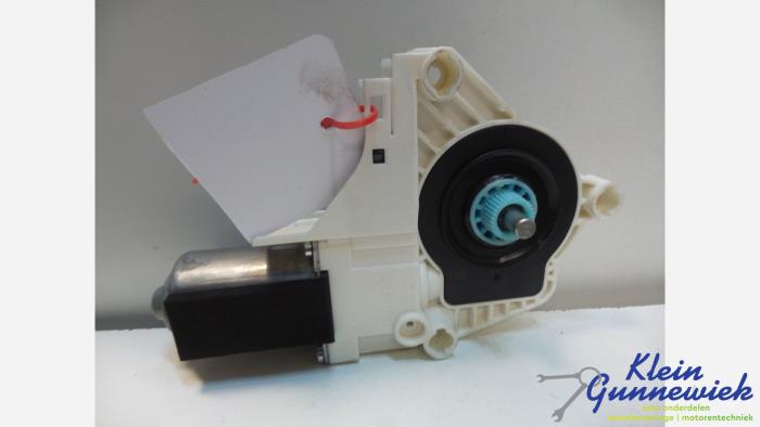 Usados Motor de ventanilla de puerta Audi A5 Precio € 23,00 Norma de margen ofrecido por Klein Gunnewiek Autodemontage & Motorentechniek