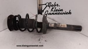 Gebrauchte Stoßdämpferstrebe links vorne Volkswagen Golf Sportsvan Preis € 65,00 Margenregelung angeboten von Gebr.Klein Gunnewiek Ho.BV