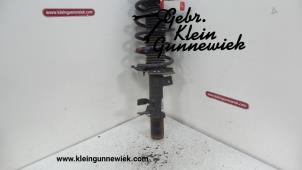 Used Front shock absorber rod, right Ford Focus Price € 70,00 Margin scheme offered by Gebr.Klein Gunnewiek Ho.BV